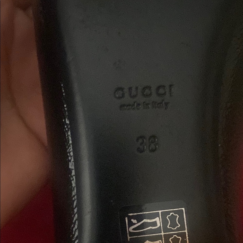 GUCCI Women's Black Flats with Gold Accent size 7 $ $150 - Picture 3 of 6